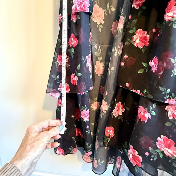 NWT Mac Duggal one-shoulder, high-low black gown with a red/pink floral print. - Picture 14 of 15